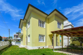 Roman Luxury Villa in the Sea Camaiore